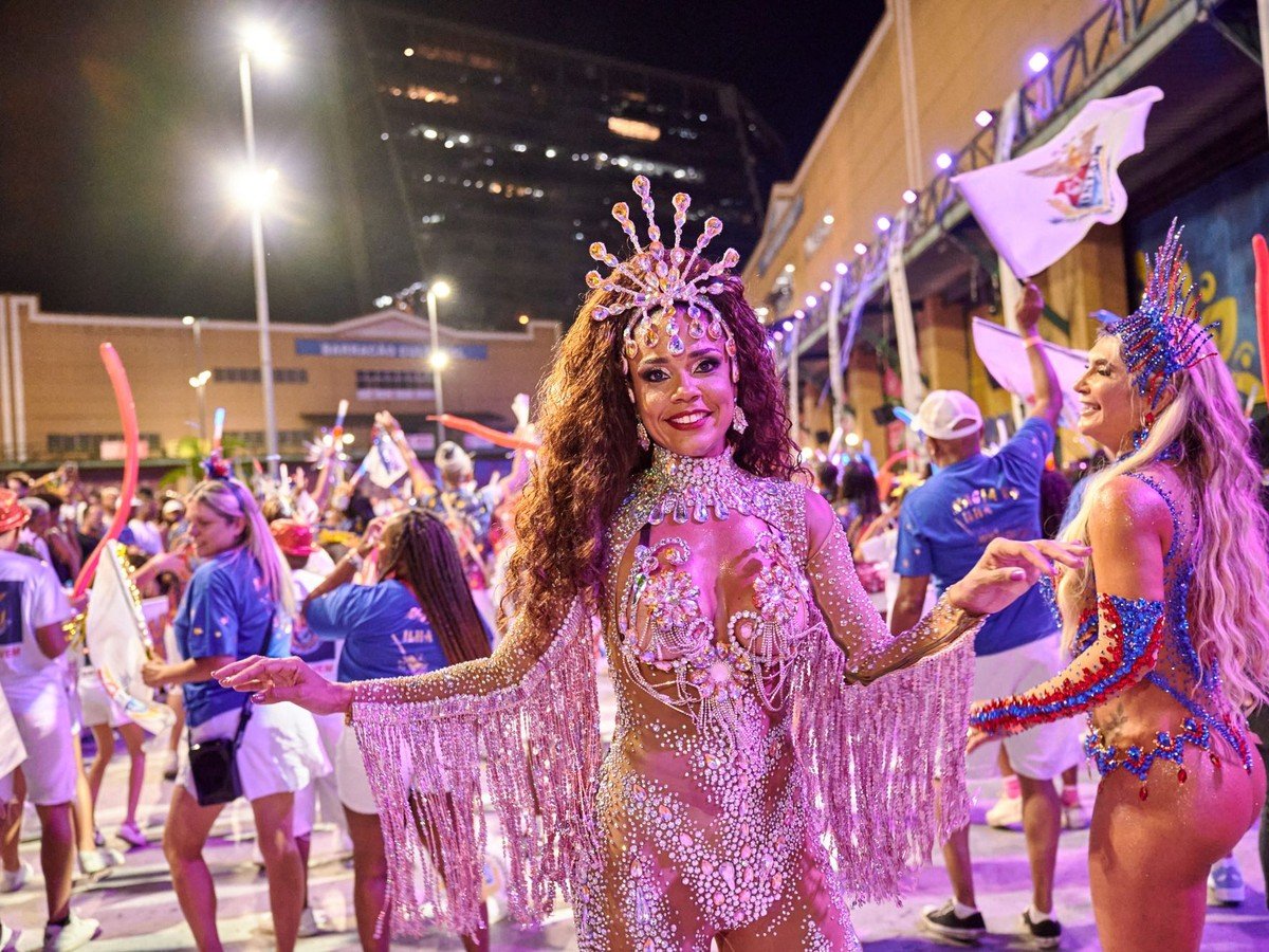 Médica Nathalia Brito concilia carreira na saúde e protagonismo no Carnaval