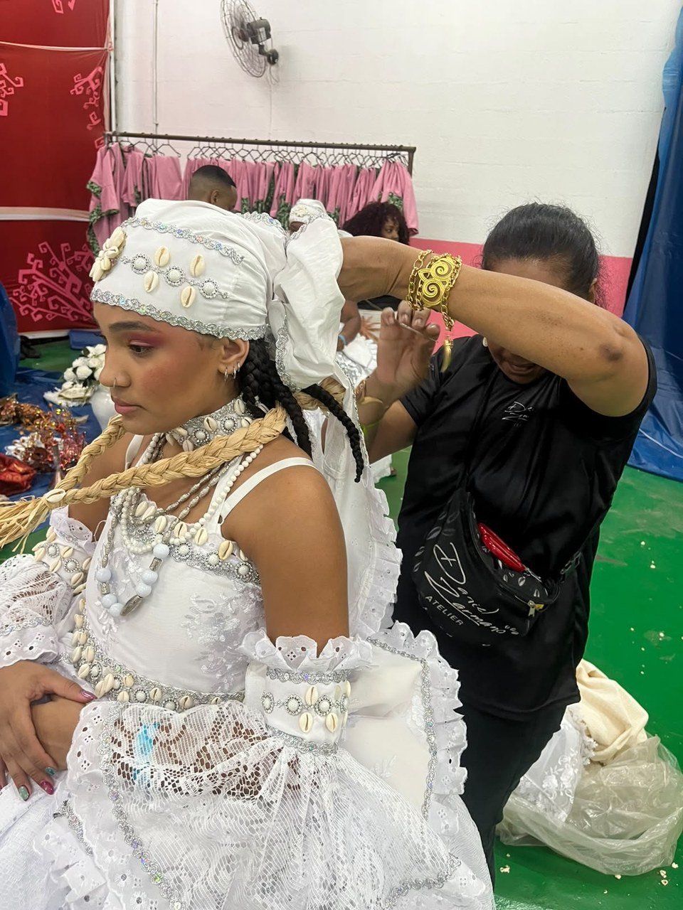 Daniel Zarmanno revela bastidores da criação dos figurinos da Mangueira para a “Noite dos Enredos”