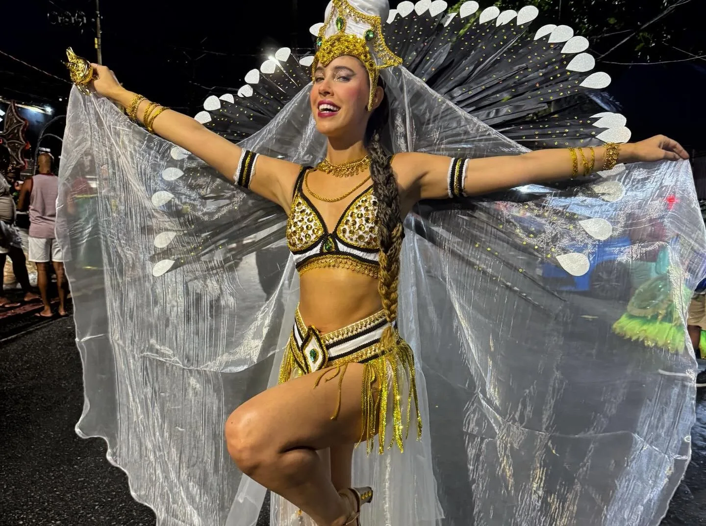 Nívea Alchorne é a nova Rainha de Bateria da Novo Império