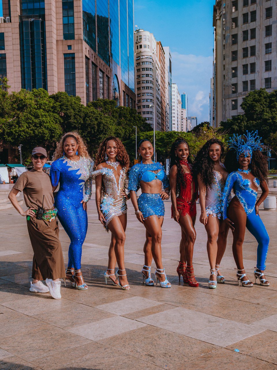 Com flash mob, Rio Carnaval anuncia que os sambas de 2027 vêm aí: álbum sai em 29 de outubro