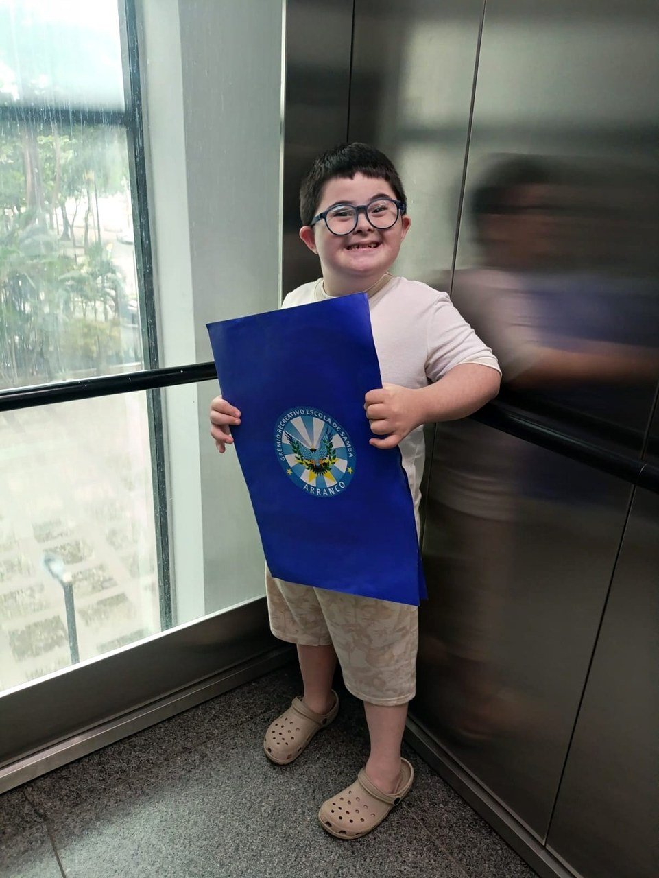 Gabriel Breia dá início à confecção da fantasia para o Carnaval 2027 do Arranco