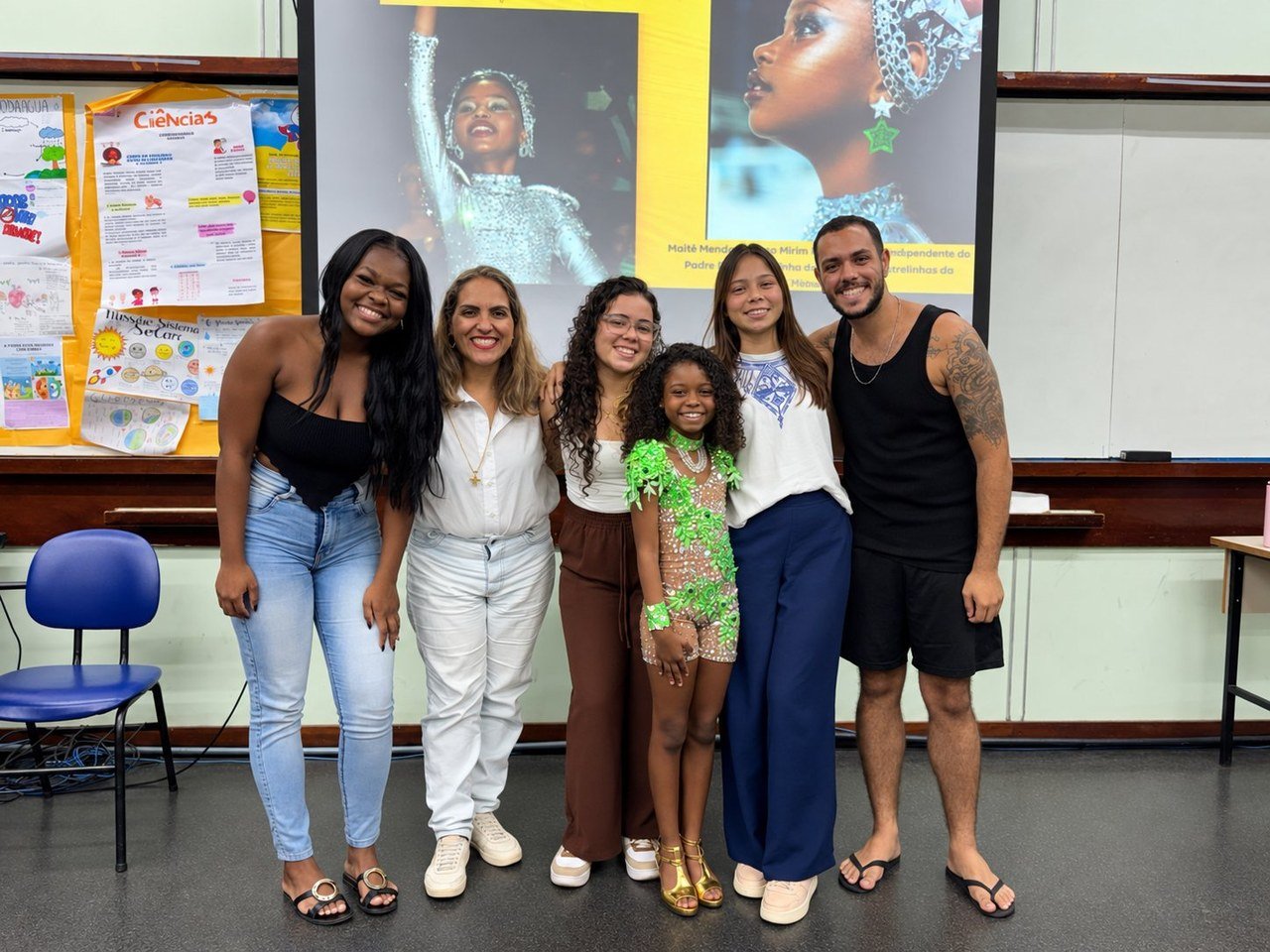 Maitê, musa Mirim da Mocidade, leva o samba para a UERJ