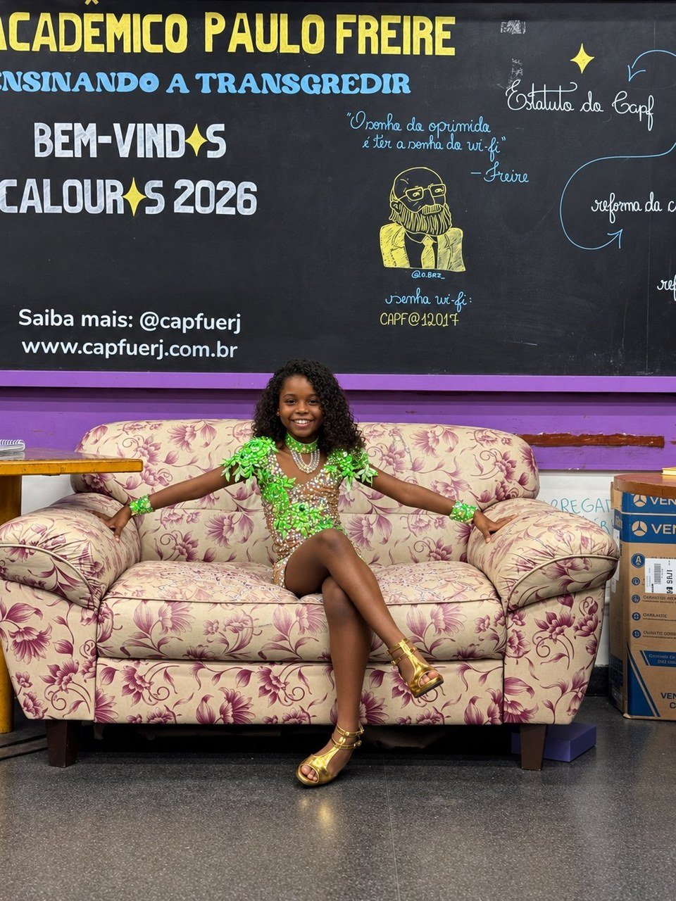 Maitê, musa Mirim da Mocidade, leva o samba para a UERJ