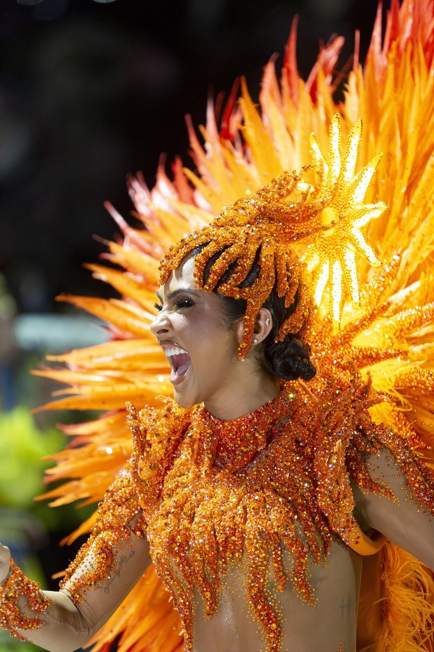 Mileide Mihaile está de volta ao posto de rainha da bateria da Unidos da Tijuca