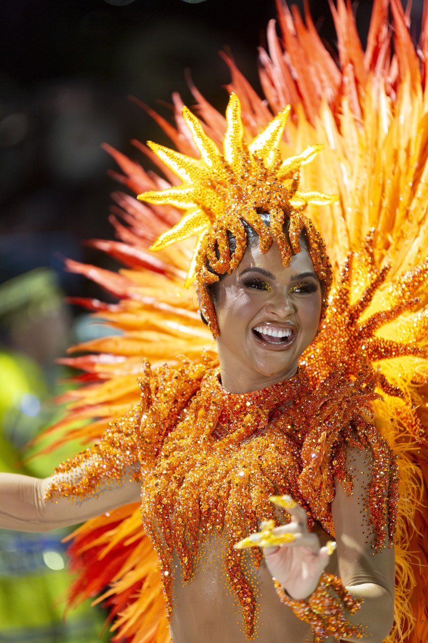 Mileide Mihaile está de volta ao posto de rainha da bateria da Unidos da Tijuca