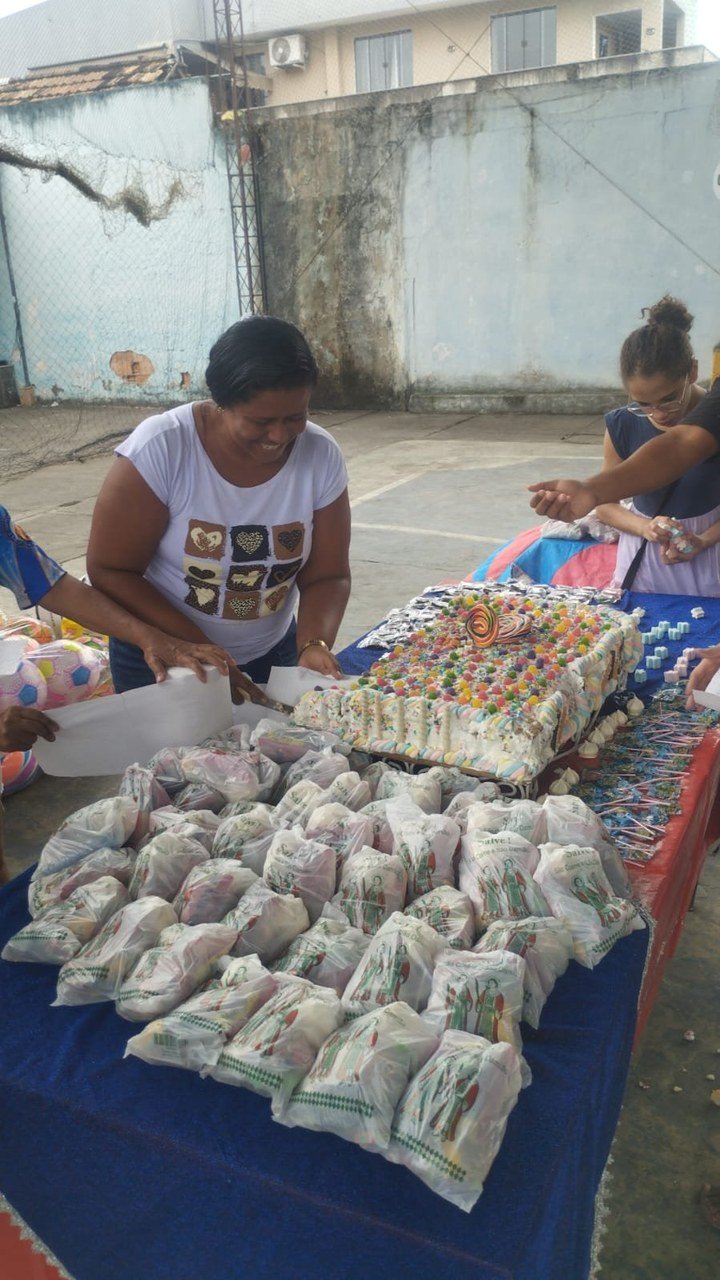 Novo Império realiza Festa das Crianças com distribuição de doces e brinquedos em Oswaldo Cruz